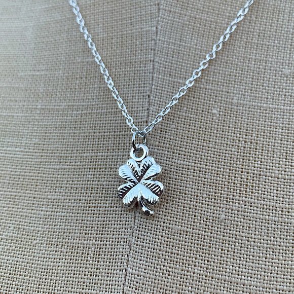Hand Crafted Jewelry - NWT Sterling Silver Plated Chain & Alloy Shamrock Charm Necklace